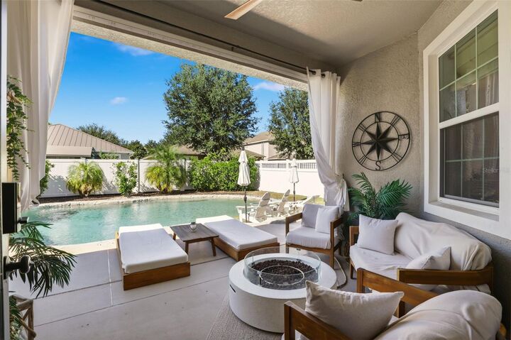 Property Photo: 10070 Greenshire Way FL 32827