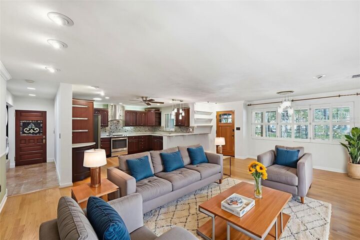 Property Photo:  904 W New Hampshire Street  FL 32804 