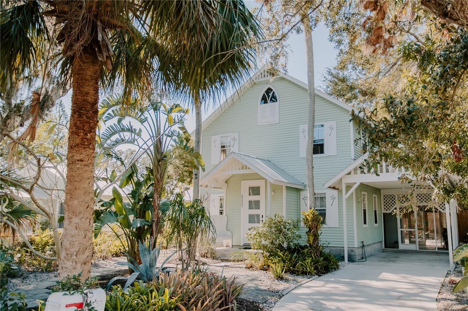 Property Photo:  2337 Ixora Avenue  FL 34234