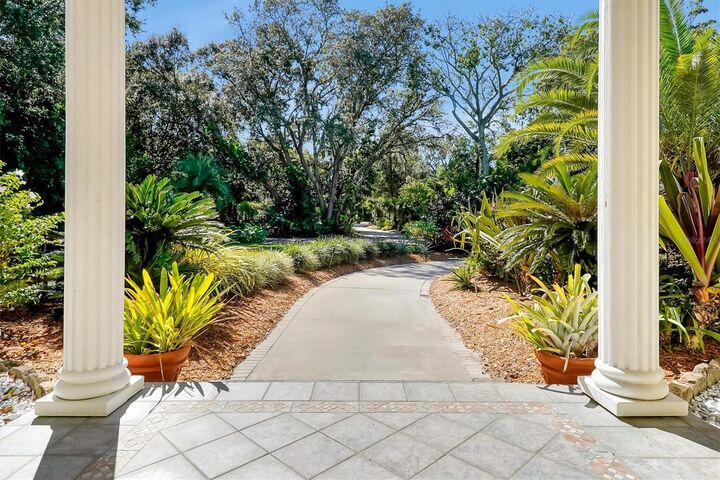 Property Photo:  4209 Lake Lockhart Drive  FL 32810 