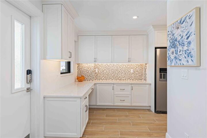 Property Photo:  5760 Midnight Pass Road 307D  FL 34242 