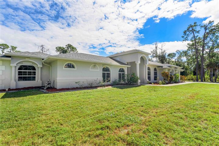 Property Photo: 3138 Blocton Road FL 34288