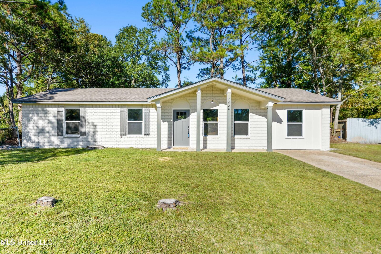 Property Photo: 2628 San Lorenzo Street MS 39553