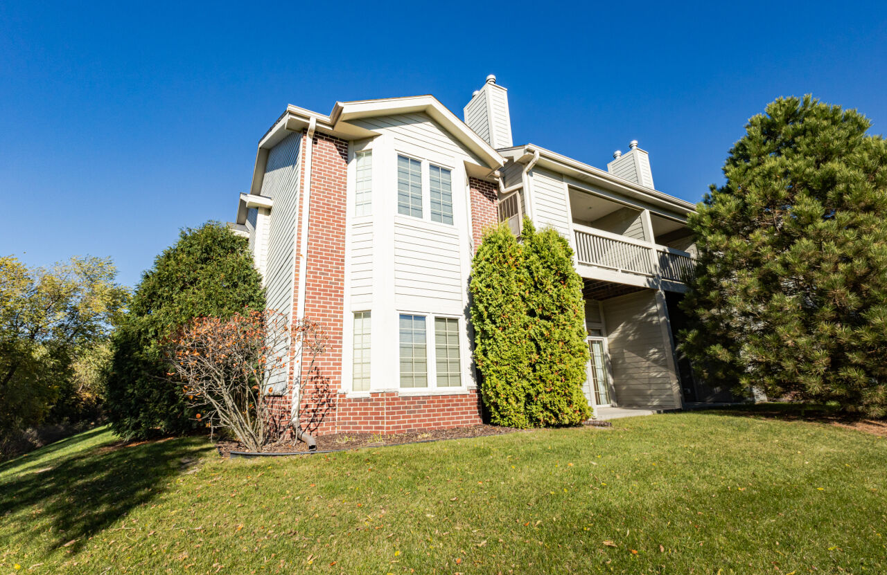 Property Photo: 4893 S Forest Ridge Dr 23 WI 53151