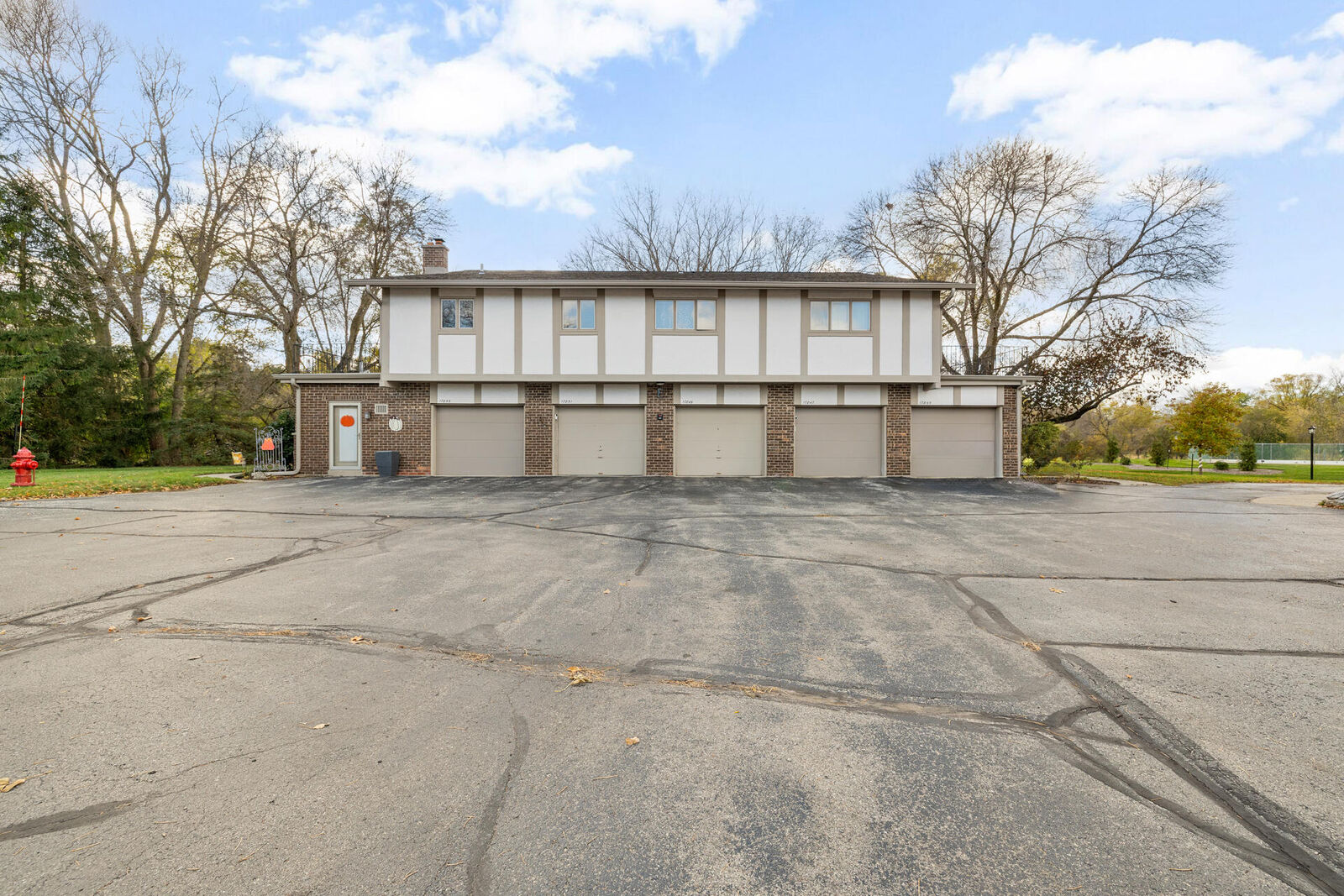 Property Photo: 17849 Nassau Dr Bldg Ec2 WI 53045