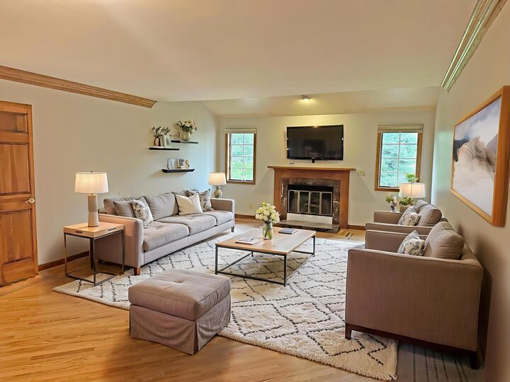 Property Photo: 920 Oakwood Ln B WI 53045