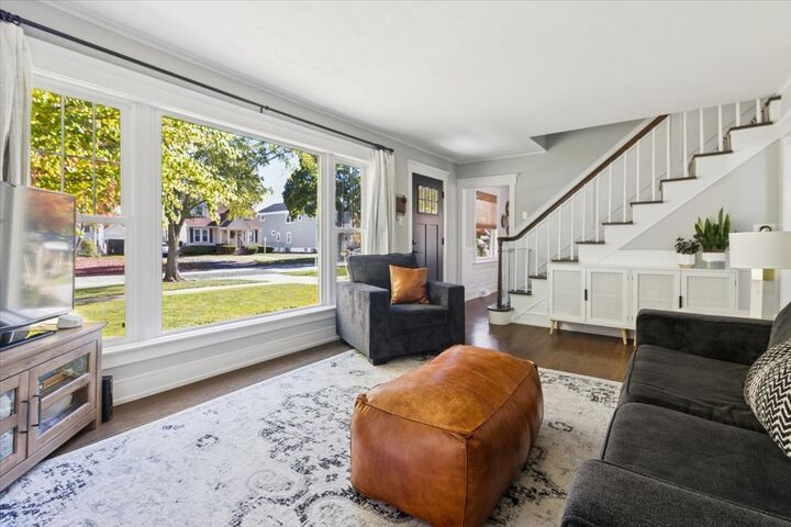 Property Photo: 746 N Pine Avenue IL 60004