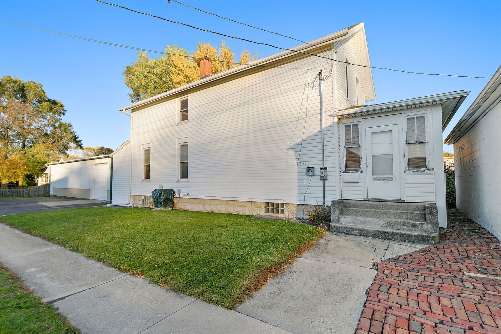 Property Photo: 1305 E Lincoln Highway IL 60115