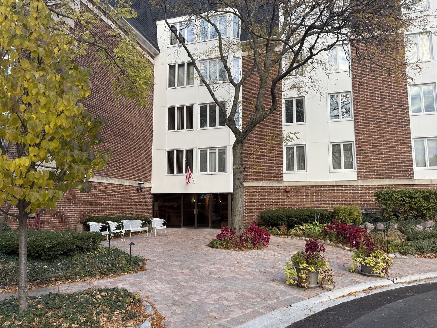 Property Photo:  250 Lake Boulevard 218  IL 60089 