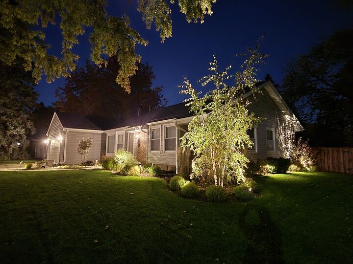 Property Photo:  332 El Paso Lane  IL 60188 