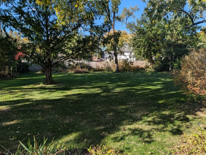 Property Photo: 342 Sunrise Avenue IL 60527