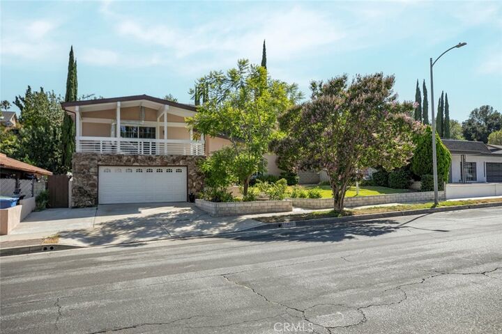 Property Photo: 12457 Bradford Place CA 91344