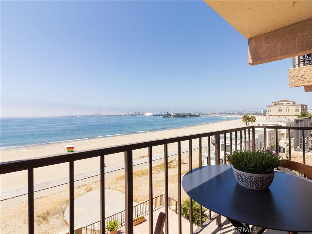 Property Photo:  1750 E Ocean Boulevard 213  CA 90802 