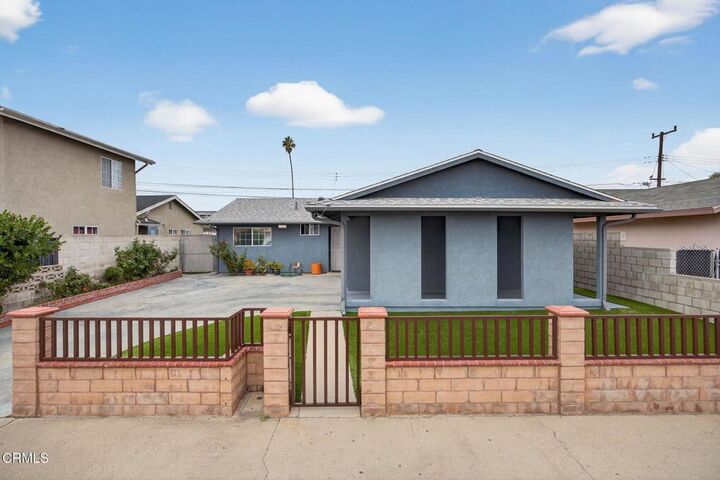 Property Photo: 1501 Morris Street CA 93030