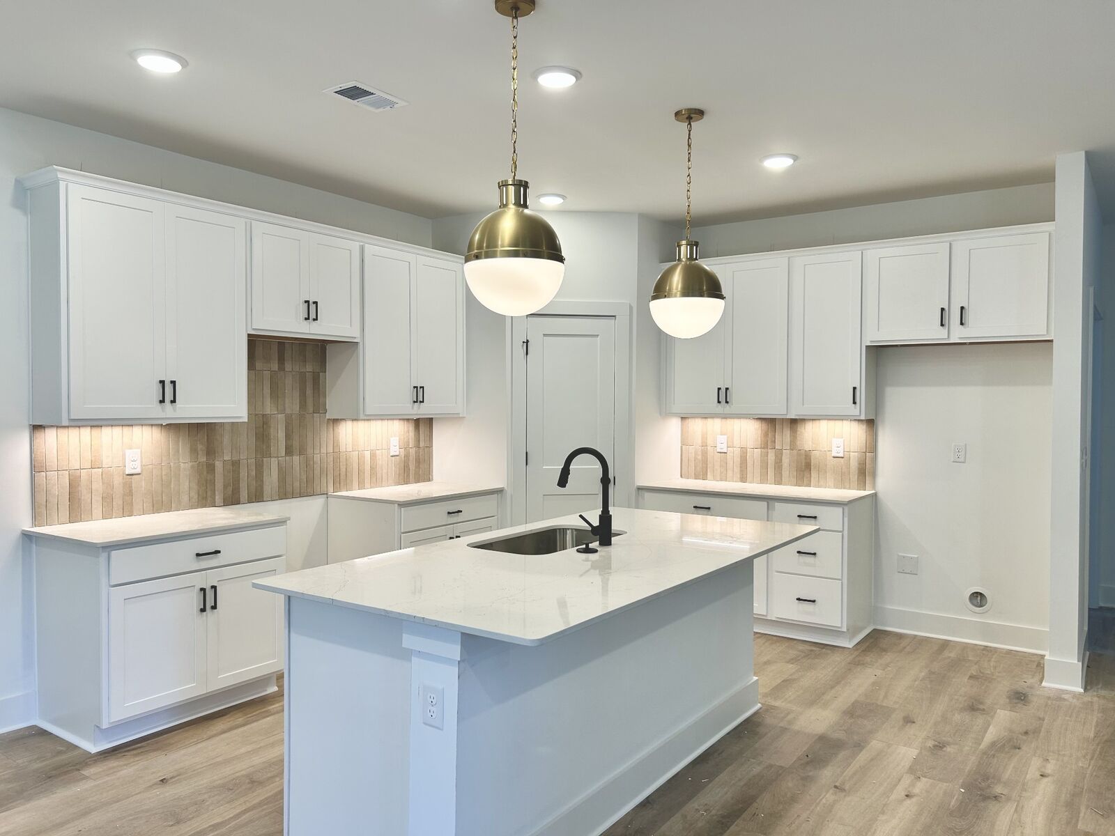Property Photo: 529 Canal Circle TN 37214