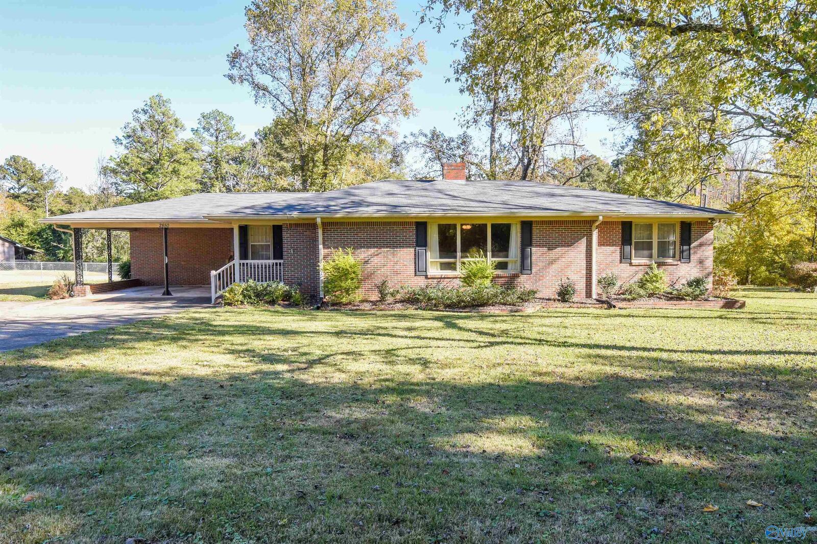 Property Photo: 2850 Fairview Road AL 35904