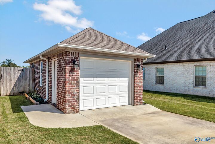 Property Photo: 13054 Chapel Hill Lane AL 35613