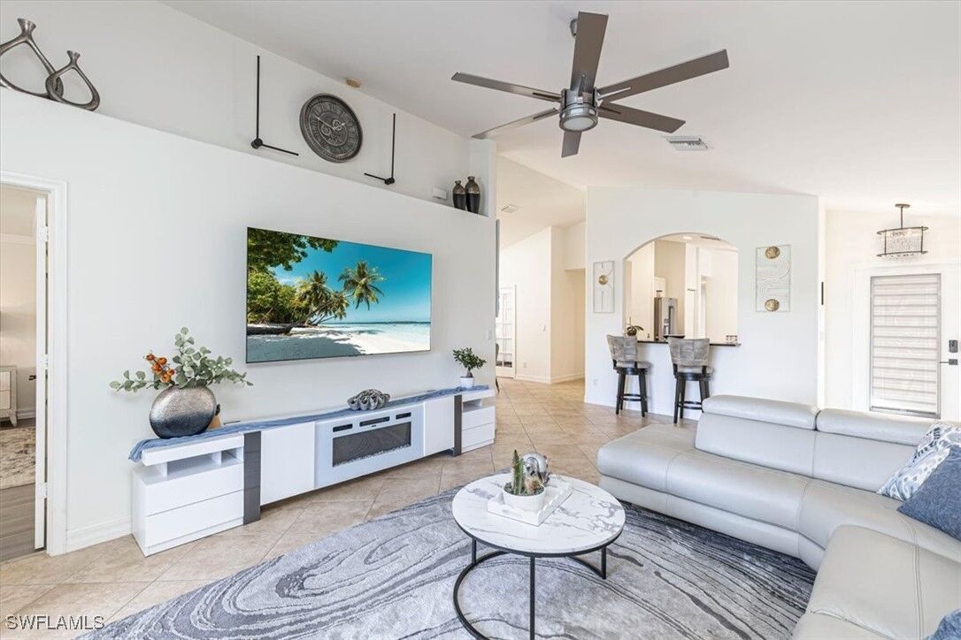 Property Photo:  1630 Triangle Palm Terrace  FL 34119 