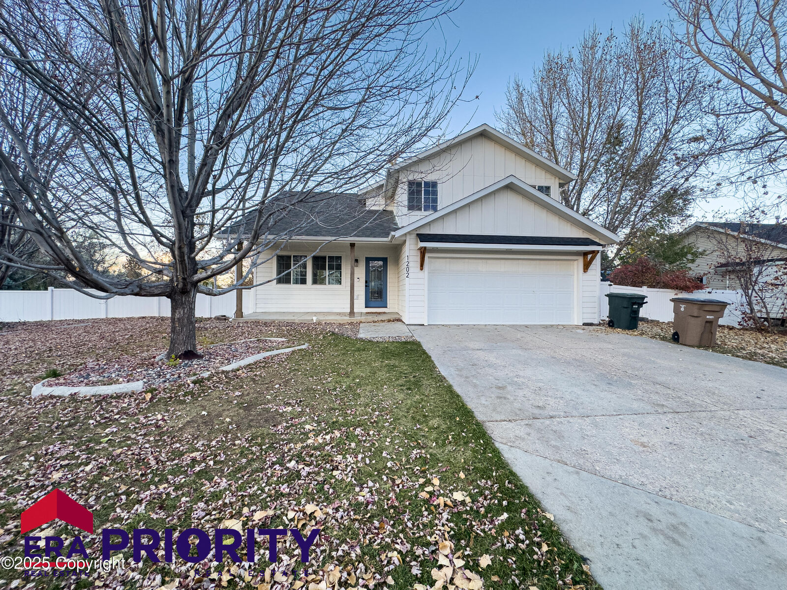 Property Photo: 1202 Arapahoe Ave - WY 82718
