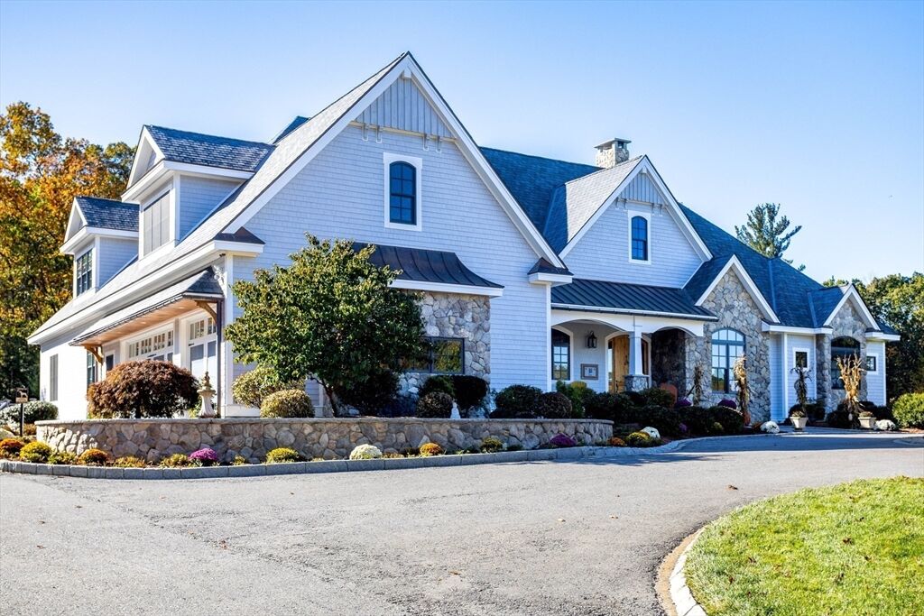 Property Photo:  210 Indian Hill Rd  MA 01450 