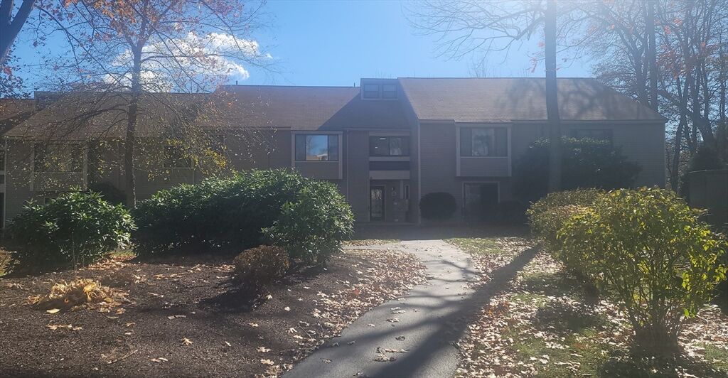 Property Photo: 5 Thayer Pond Drive 6 MA 01537