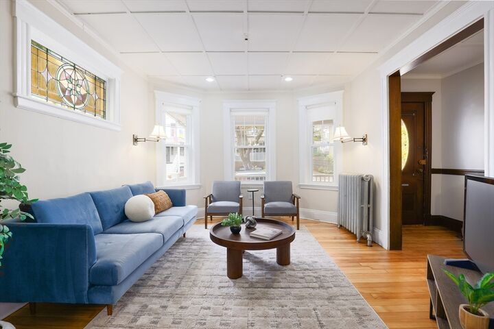 Property Photo:  10 Plymouth St 10  MA 02476 