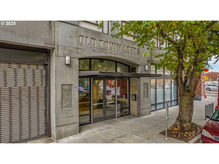 Property Photo: 411 NW Flanders St 312 OR 97209