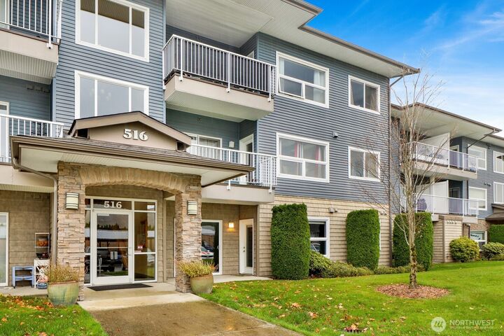 Property Photo: 516 Darby Drive 104 WA 98226