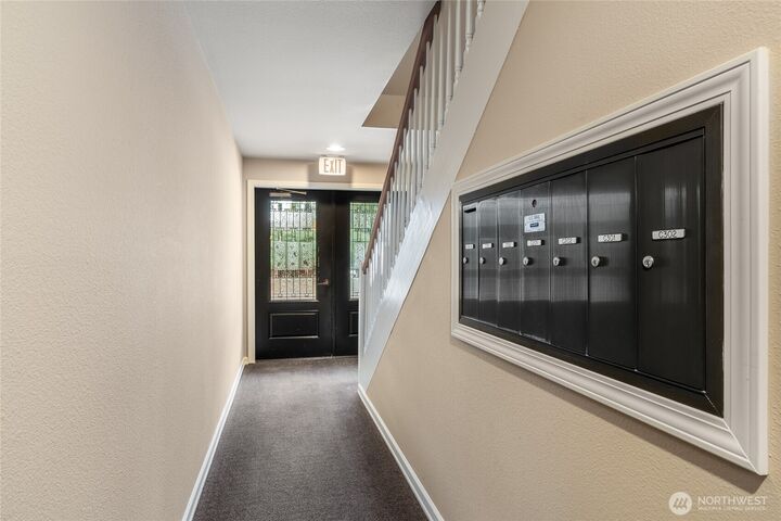 Property Photo:  7505  212th Street SW C301  WA 98026 