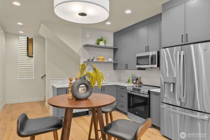 Property Photo:  1110 C  34th Avenue  WA 98122 