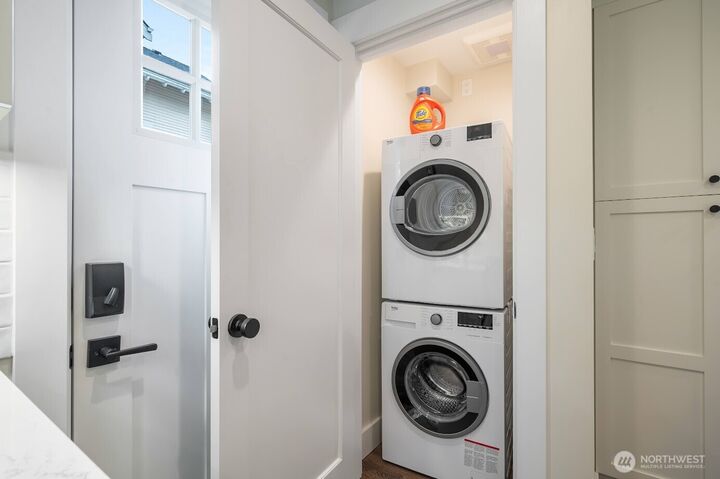 Property Photo: 2100 1st Avenue W WA 98119