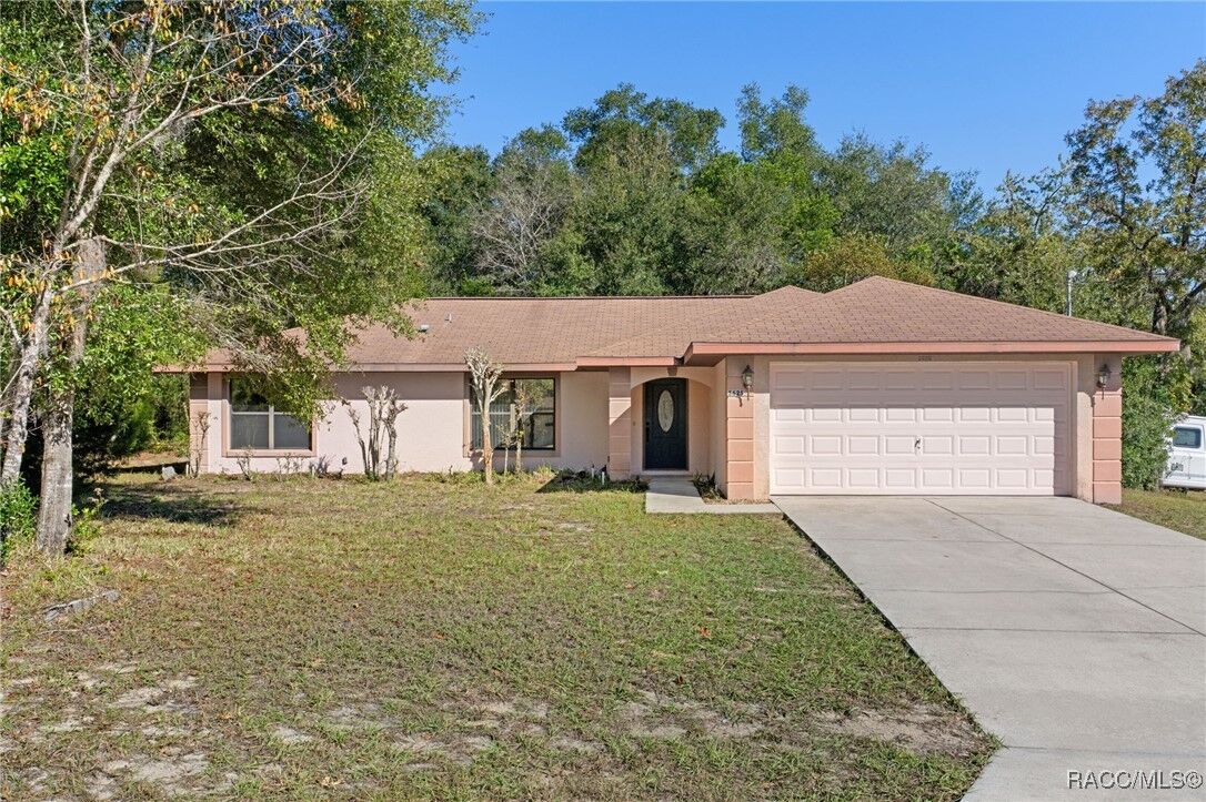 Property Photo: 5625 S Dede Terrace FL 34452