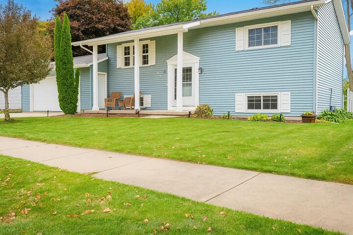 Property Photo:  1115 Roosevelt Street  WI 54140 