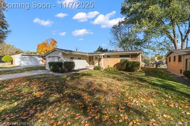 Property Photo:  878 Brooklawn Drive  MI 48084 