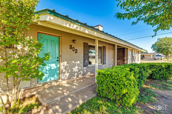 Property Photo:  302 Key Street  TX 76933 