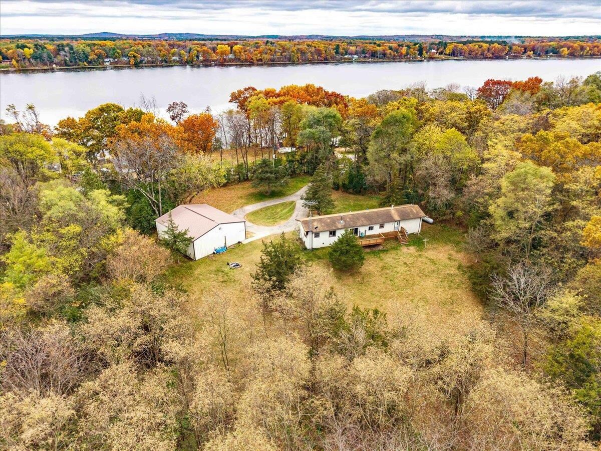 Property Photo:  W4194 County Road C  WI 53949 