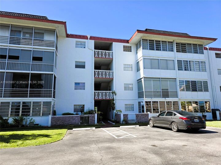 Property Photo:  4140 NW 44th Ave 411  FL 33319 