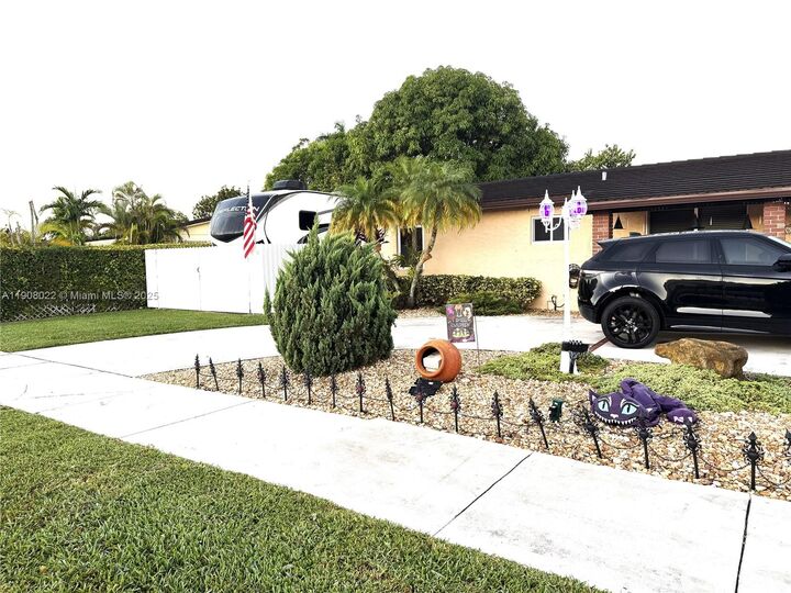 Property Photo:  6504 SW 107th Pl  FL 33173 