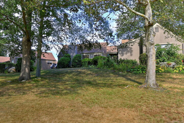 Property Photo: 193 Bayfield Lane B CT 06614