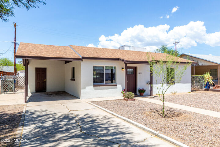 Property Photo: 2549 E Sylvia Street AZ 85716