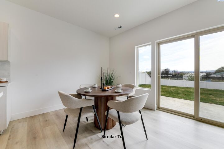 Property Photo: 302 Kraus Ct WA 99353