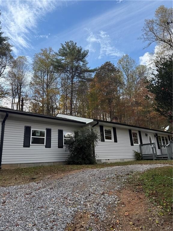 Property Photo: 275 Winfield Huffman Road NC 28697