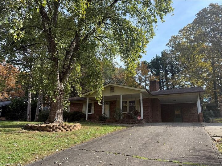 Property Photo:  221 Doncaster Drive  NC 28659 