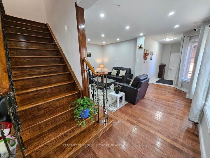 Photo de la propriété:  19 Piane Avenue Upper  ON L6Y 4Y7