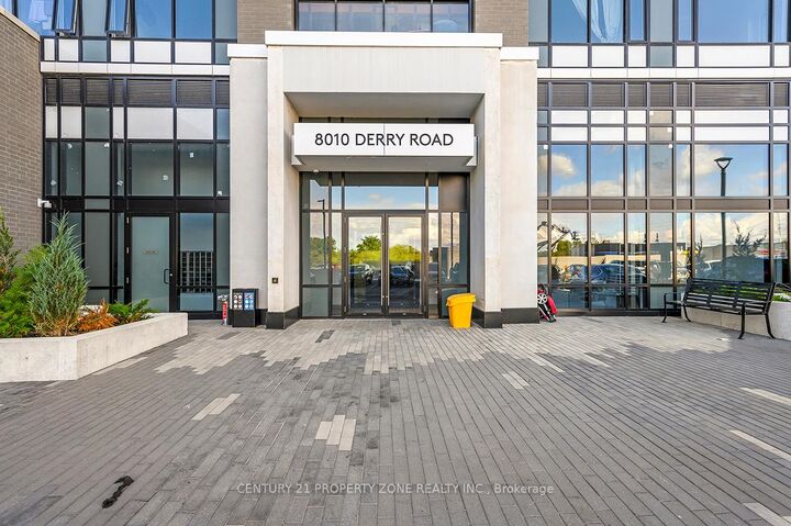 Photo de la propriété: 8010 Derry Road W Th 105 ON L9T 2X5