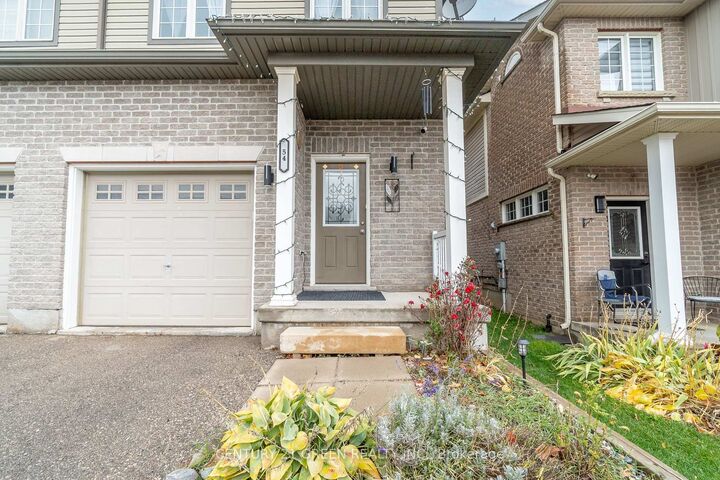 Photo de la propriété: 54 Rockcliffe Drive E ON N2R 1W5