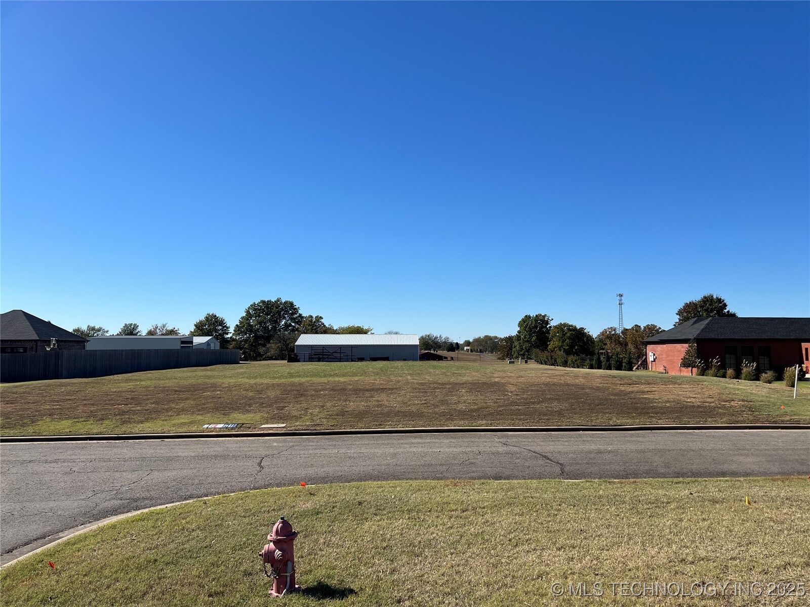 Property Photo:  2005 E Woodland Circle  OK 74403 