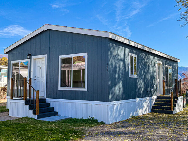 Property Photo:  121 Barrington Way  UT 84041 