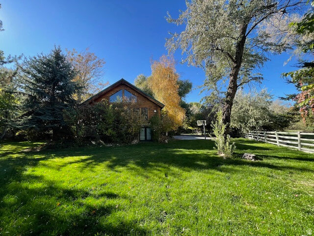 Property Photo: 187 N Waterhole Way E UT 84029