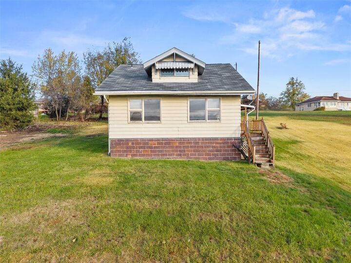 Property Photo: 132 Burns St PA 15126